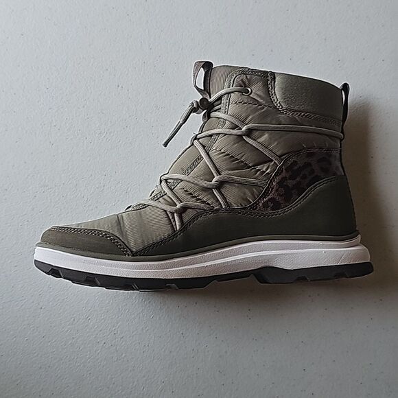 New Ryka Vetiver Waterproof Brae Boots, Size 6 - Picture 2 of 7